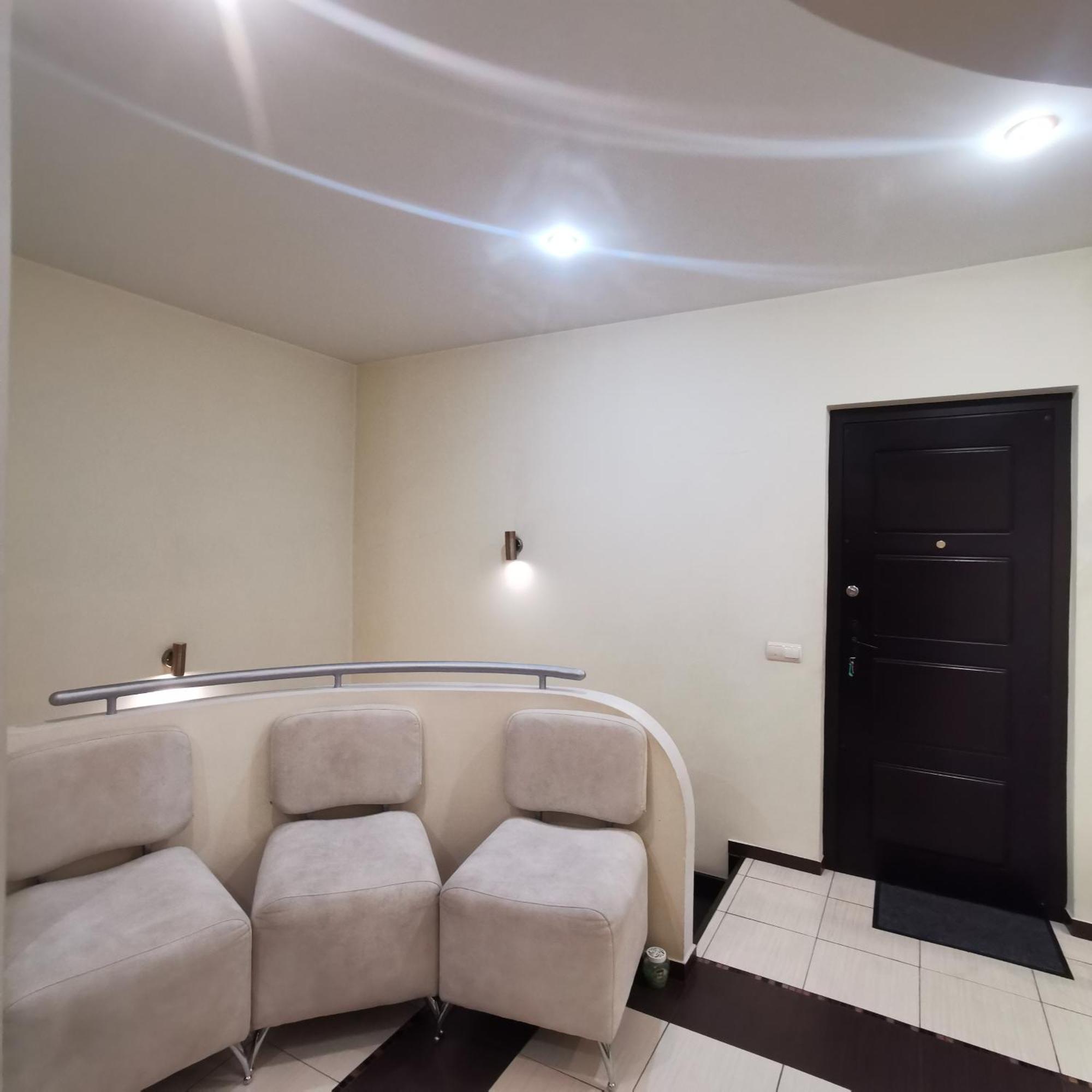 Big Apartment In Rivne Center 外观 照片