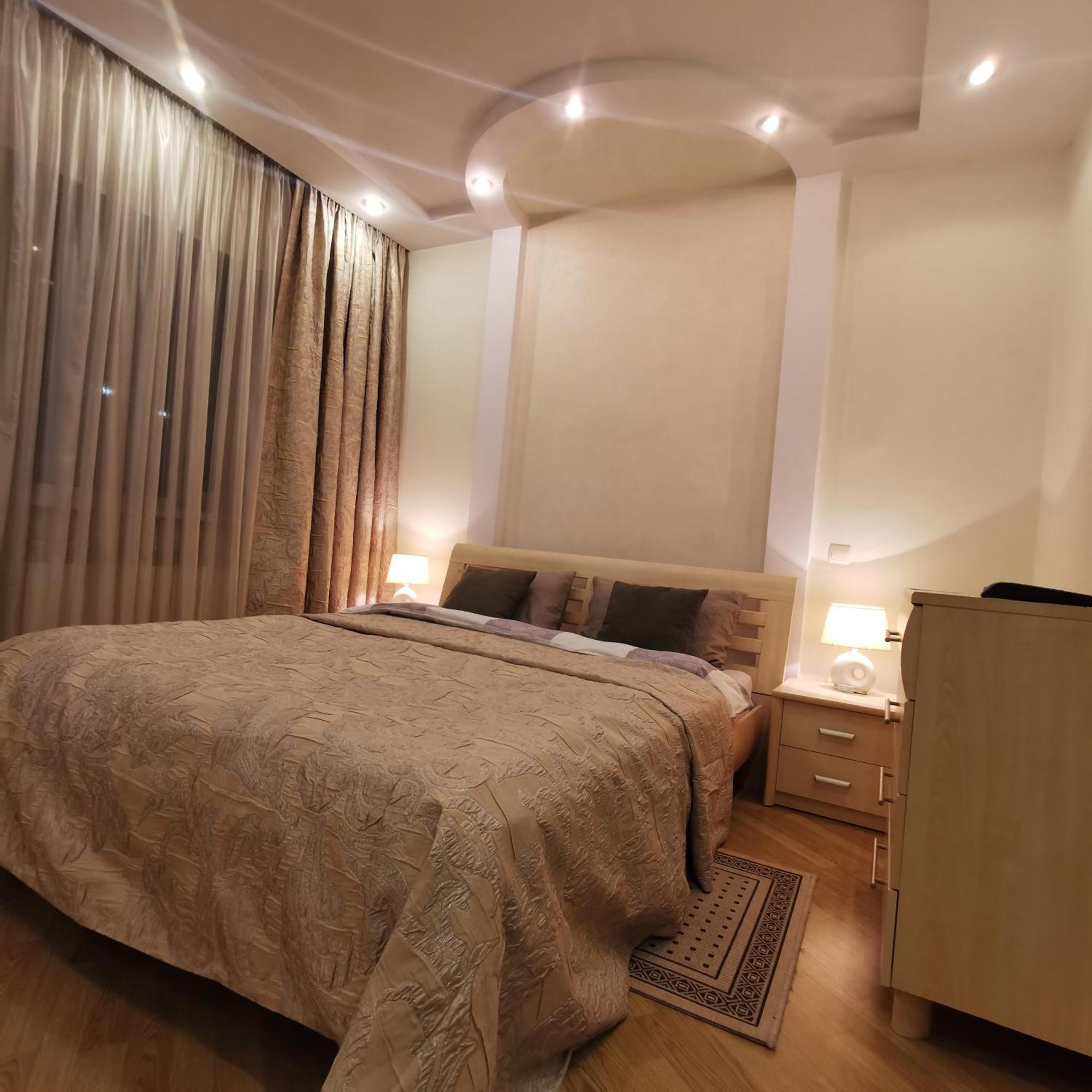 Big Apartment In Rivne Center 外观 照片